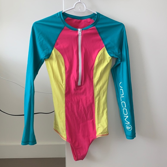 Volcom Simply Solid Surf Bodysuit Spring Suit in Blue, Yellow, and Pink Size XS - Picture 2 of 7